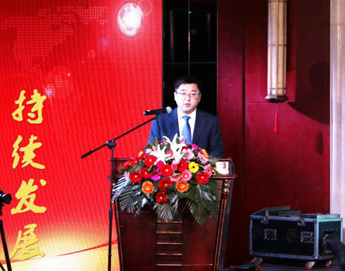 刘玉魁总经理向大会作《2016年度工作报告》-山东德源